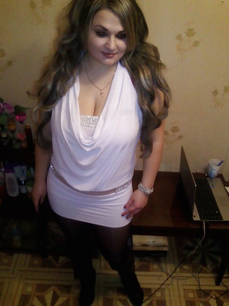 Busty Russian Woman 640 #37843878