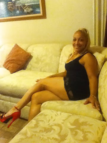 Latina milf with amazing legs #24550474
