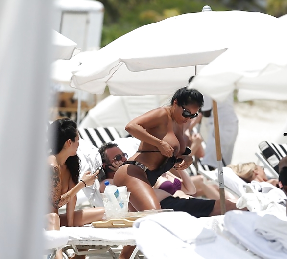 Kiara Mia and Her Friend Topless on the Beach in Miami #37194934