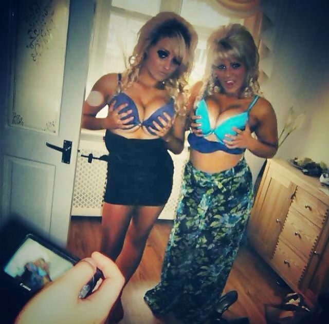 HOT CHAVS - HEAVY MAKEUP - 2014 Edition #30383951