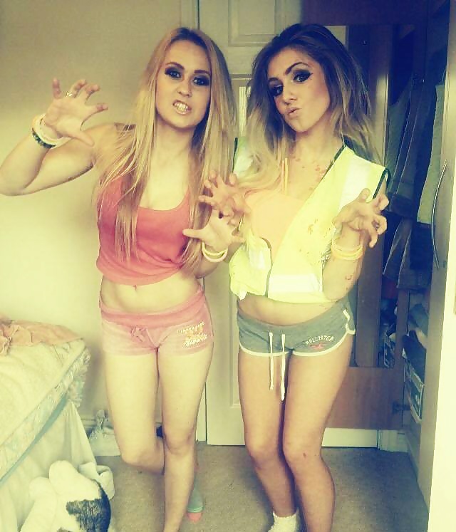 HOT CHAVS - HEAVY MAKEUP - 2014 Edition #30384160