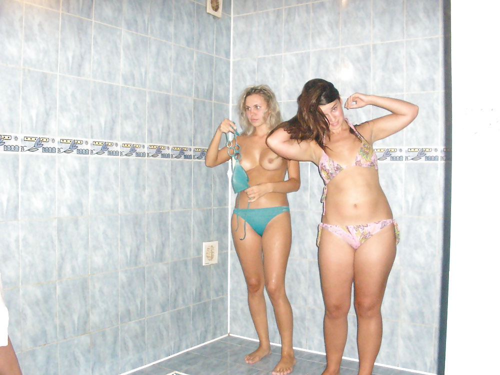 Ragazze nella sauna
 #33379537