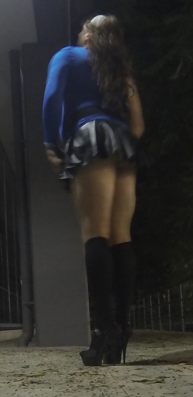Roxxiのセクシーな新衣装 
 #34286729