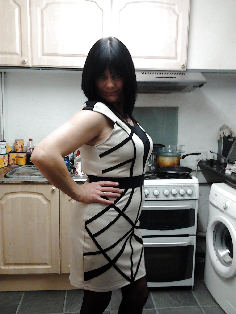 Sarah going out to the pub #28358747