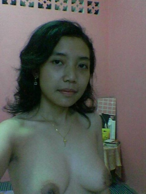 Pembantu makmal bertudung tayang tetek dan cipap
 #28636630