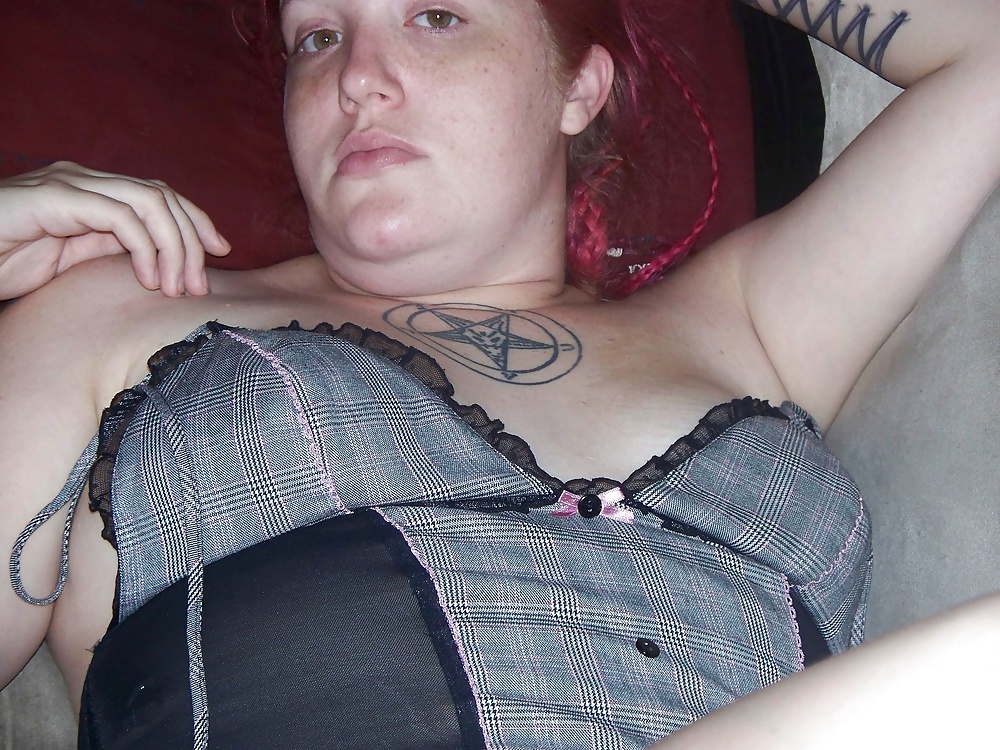 Redhead ex moglie in camicia da notte, grandi labbra di figa (parte 2)
 #31640593