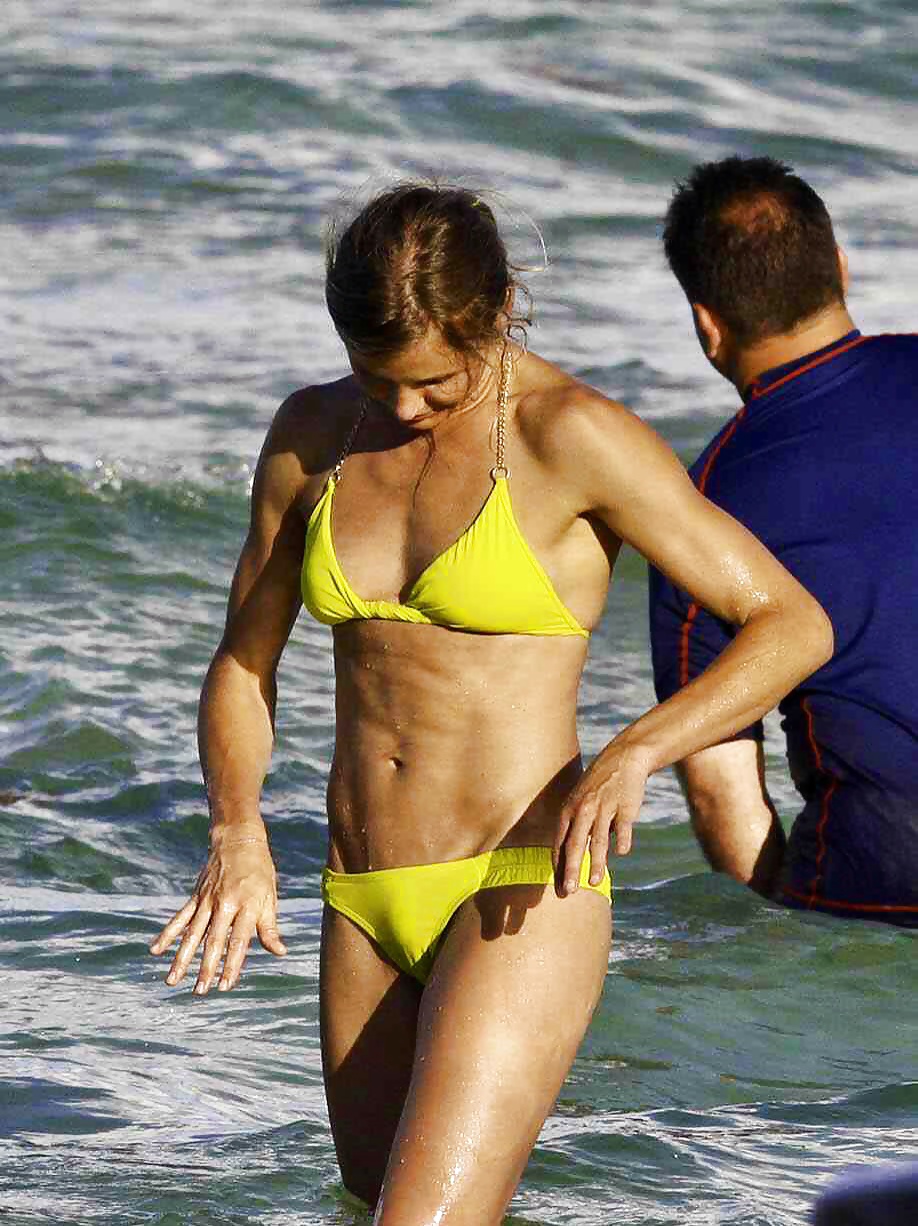 Cameron Diaz bikini candids #27616097