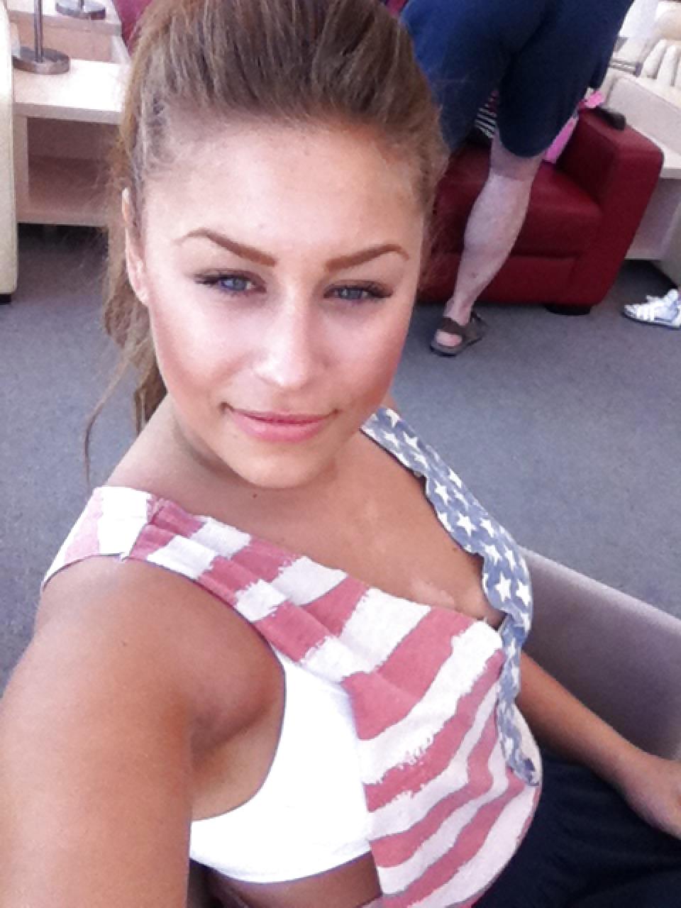 Linda Teodosiu (Sänger) #35528266