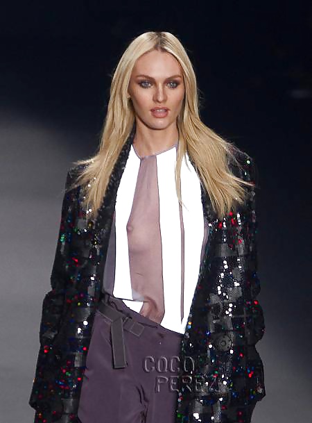 ランウェイの乳首
 #34871284