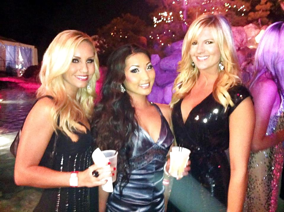 Más de mí y mis amigas de aspecto caliente
 #40739470