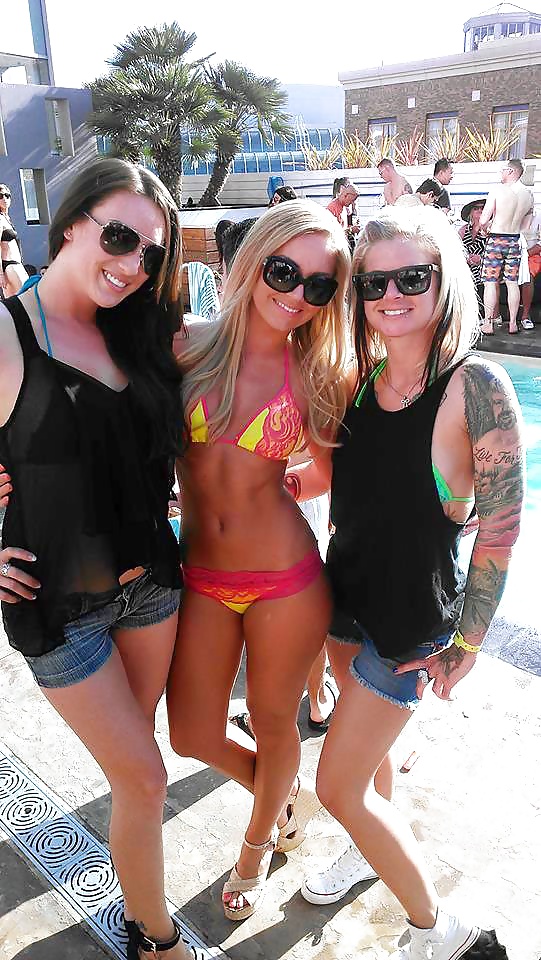 Más de mí y mis amigas de aspecto caliente
 #40739543