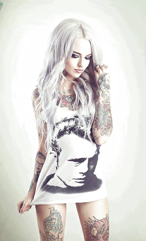 Modelos de tatuajes (mujeres) 22.1
 #37659034