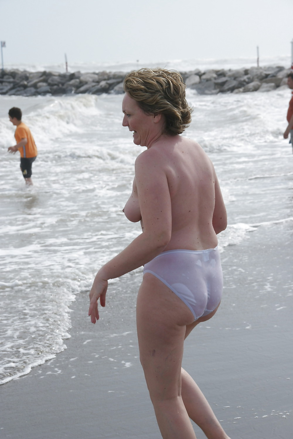 Spiaggia voyeur nudità pubblica all'aperto mogli mature fighe
 #23668800