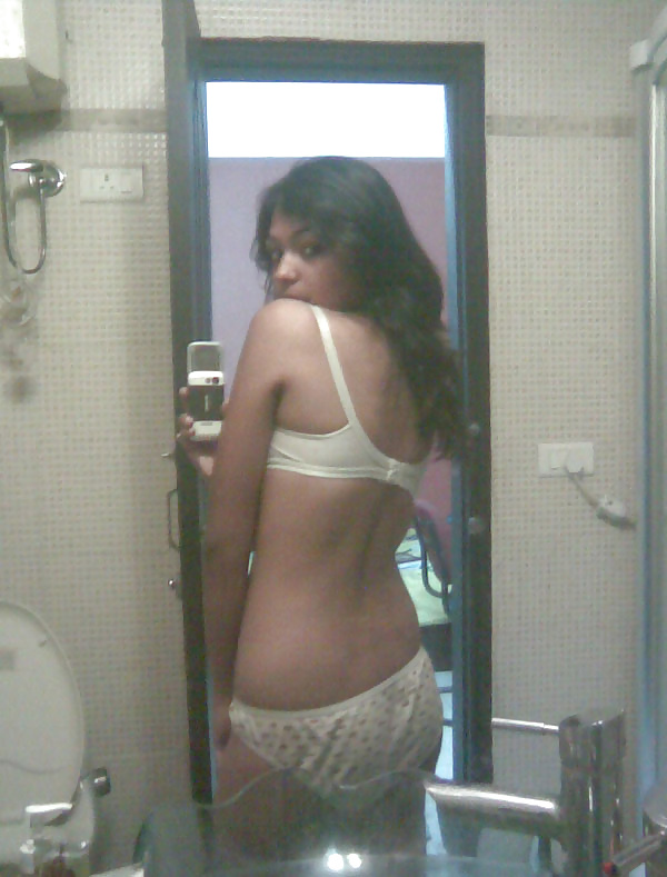 プライベート写真の若いアジアの裸の雛 14 インドの
 #38973593