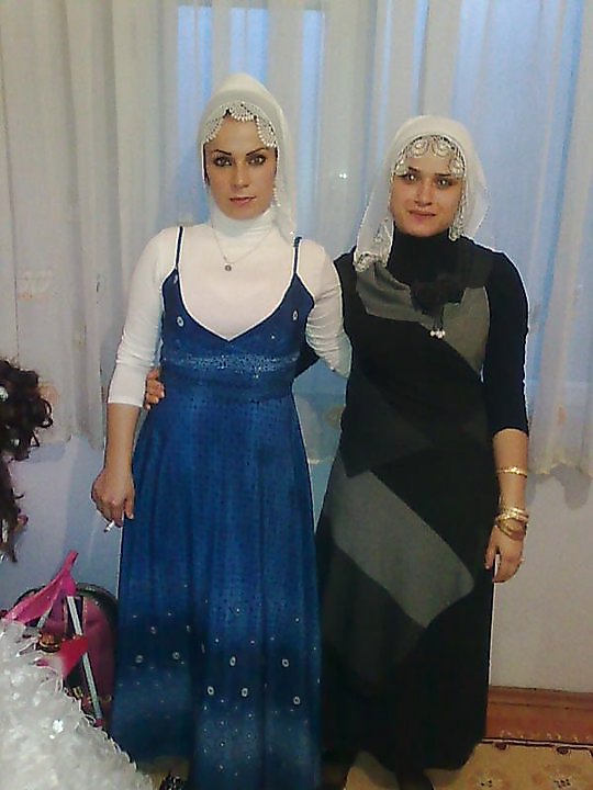 Arabisches Hijab, Turban Tragenden Frau Türkisch Katastrophe #23171882