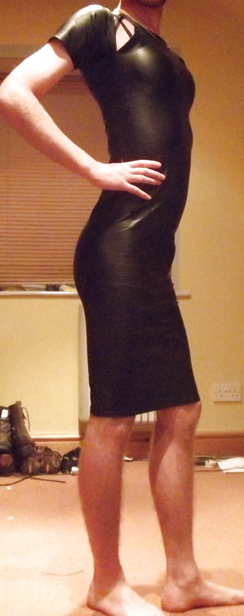 Cross-Dressing In Wetlook Figurbetontes Kleid #40924617