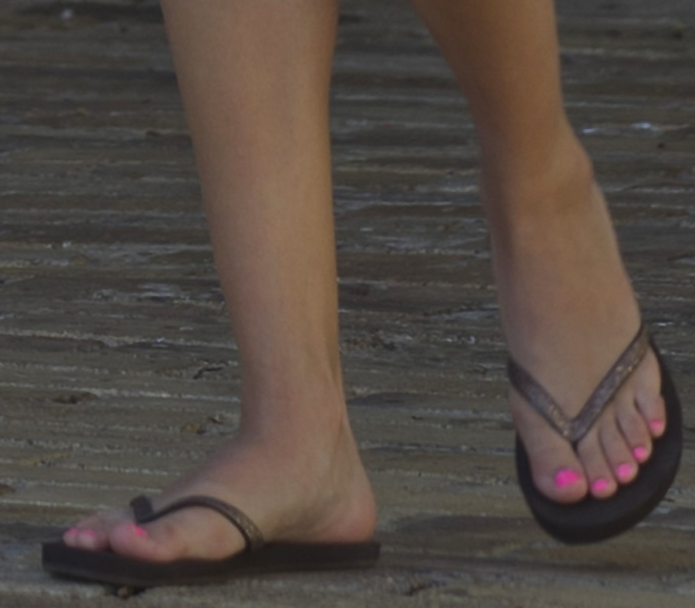 Selena Gomez Feet And Bikini  #27497868