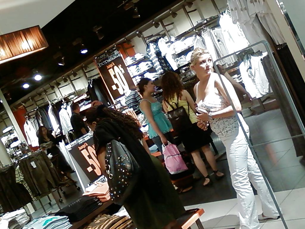 Vue dans les magasins #24980186