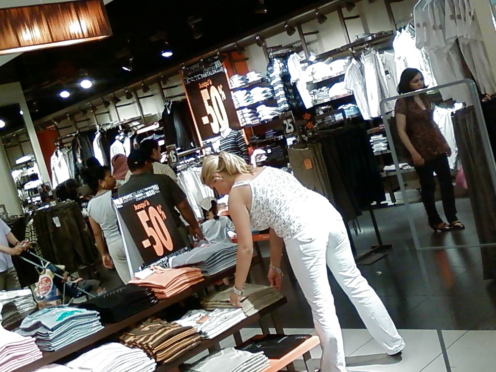 Vue dans les magasins #24980193