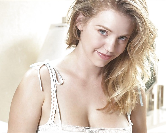 Kelli Garner #36884300