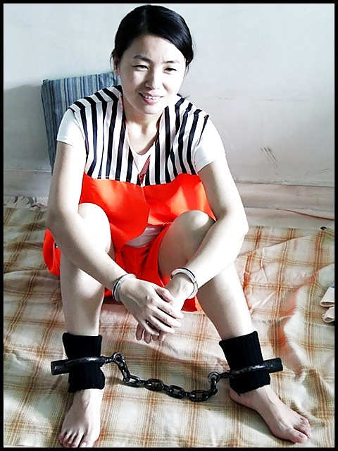 Yu Lingxi poses as Chinese a female prisoner #24599380