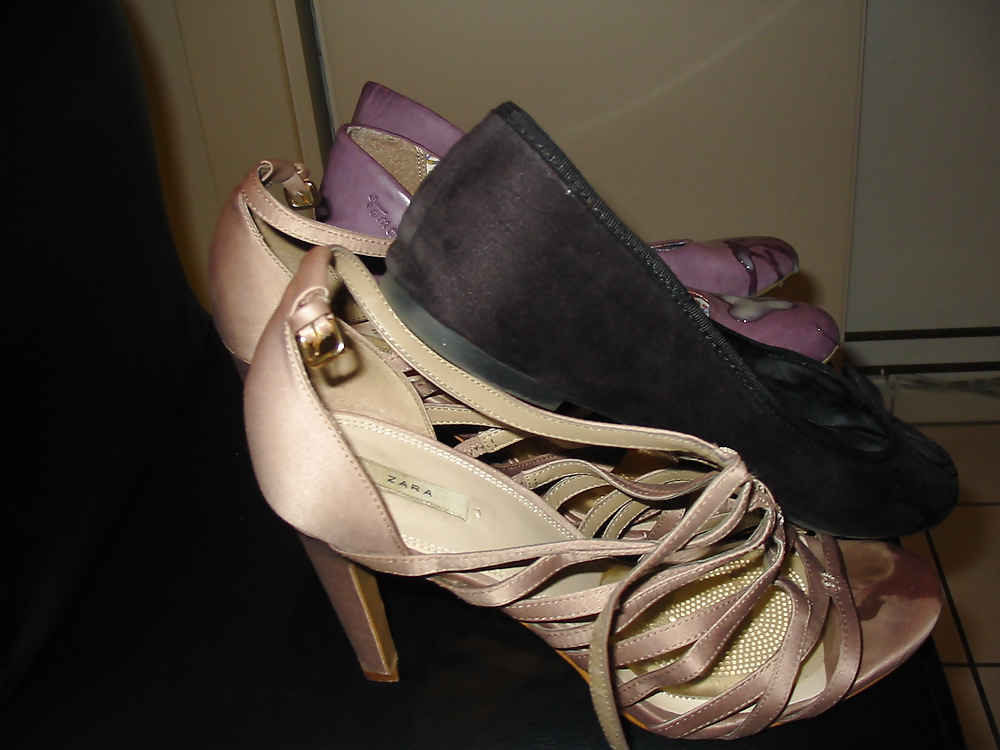 Corrida en los zapatos de los primos de mi esposa
 #24682927