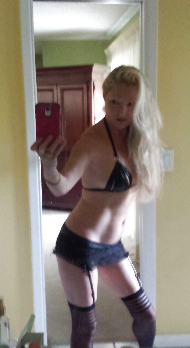 Burlarse de la esposa
 #30459781