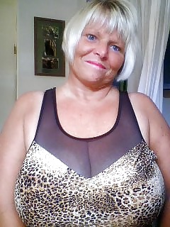 Mature women with big tits  #31198444