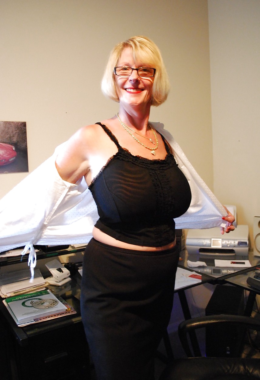 Mature women with big tits  #31198450