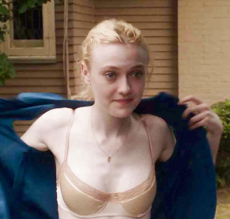 Dakota fanning 
 #29527768