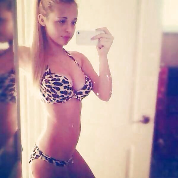 Adolescentes
 #27077318