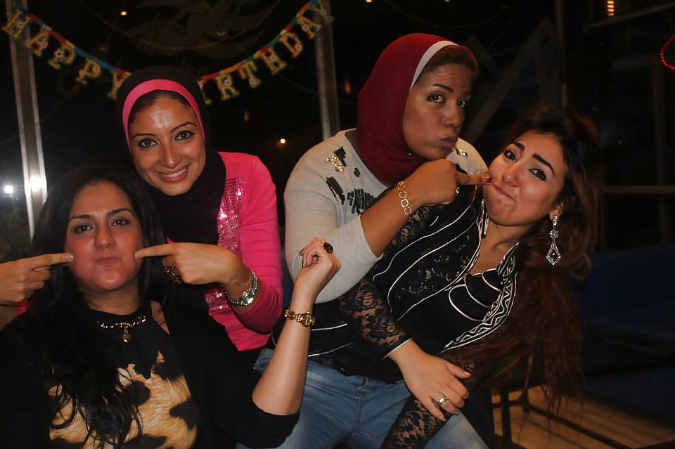 Chicas árabes de Alejandría 
 #29121813