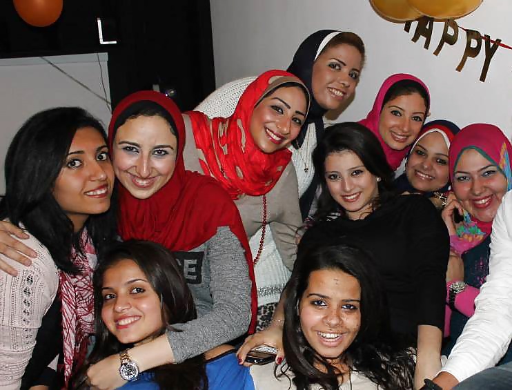 Chicas árabes de Alejandría 
 #29121880