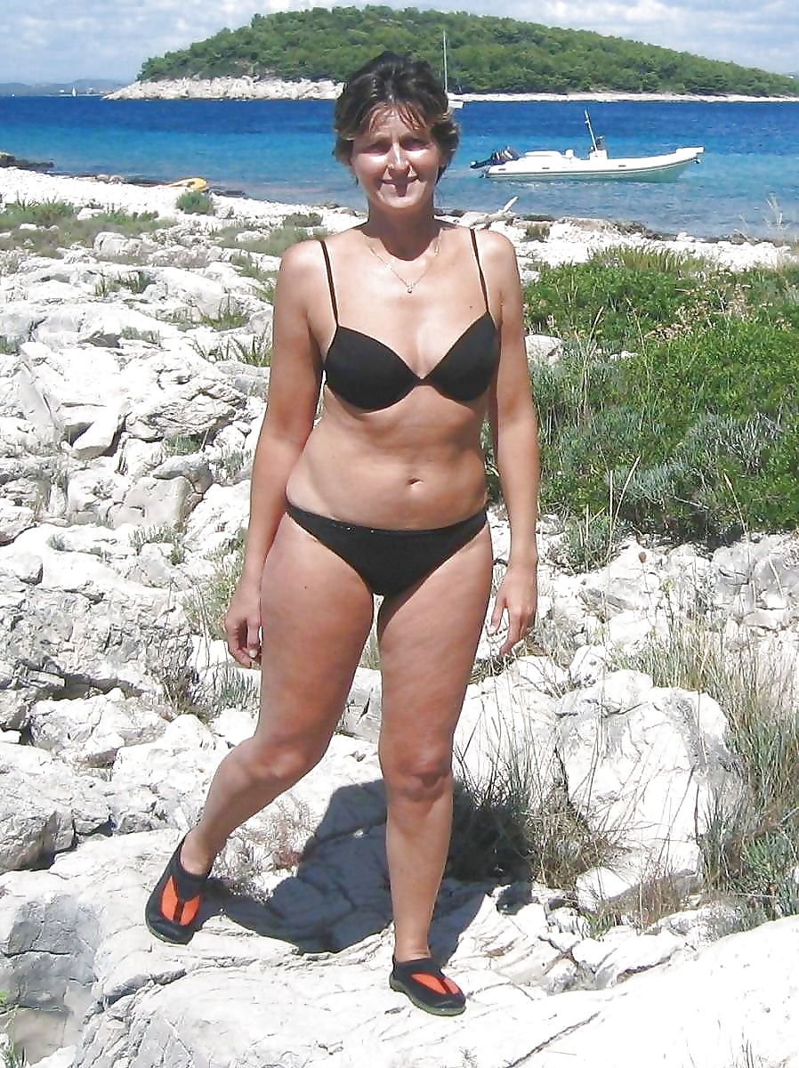 Bikini Mütter #40767041
