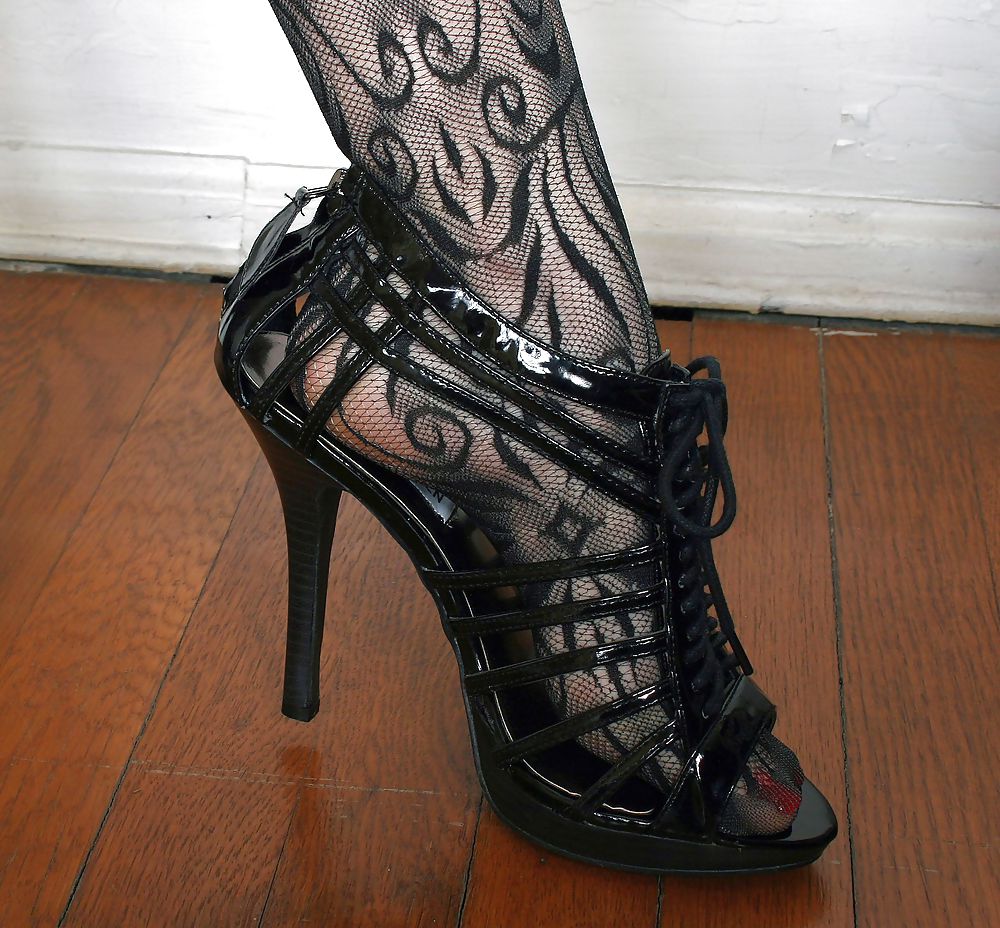 Sexy inclined feet 4