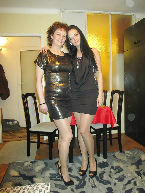 Putas maduras
 #24228686