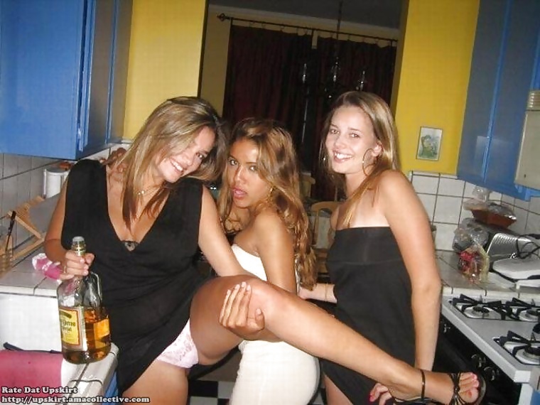 Upskirt, Flashing, candid images from girls and matures #27066689
