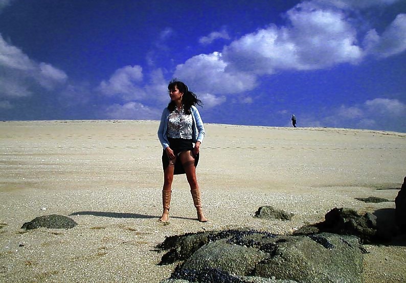 Francés nadine flashing en la playa 2003
 #27162840