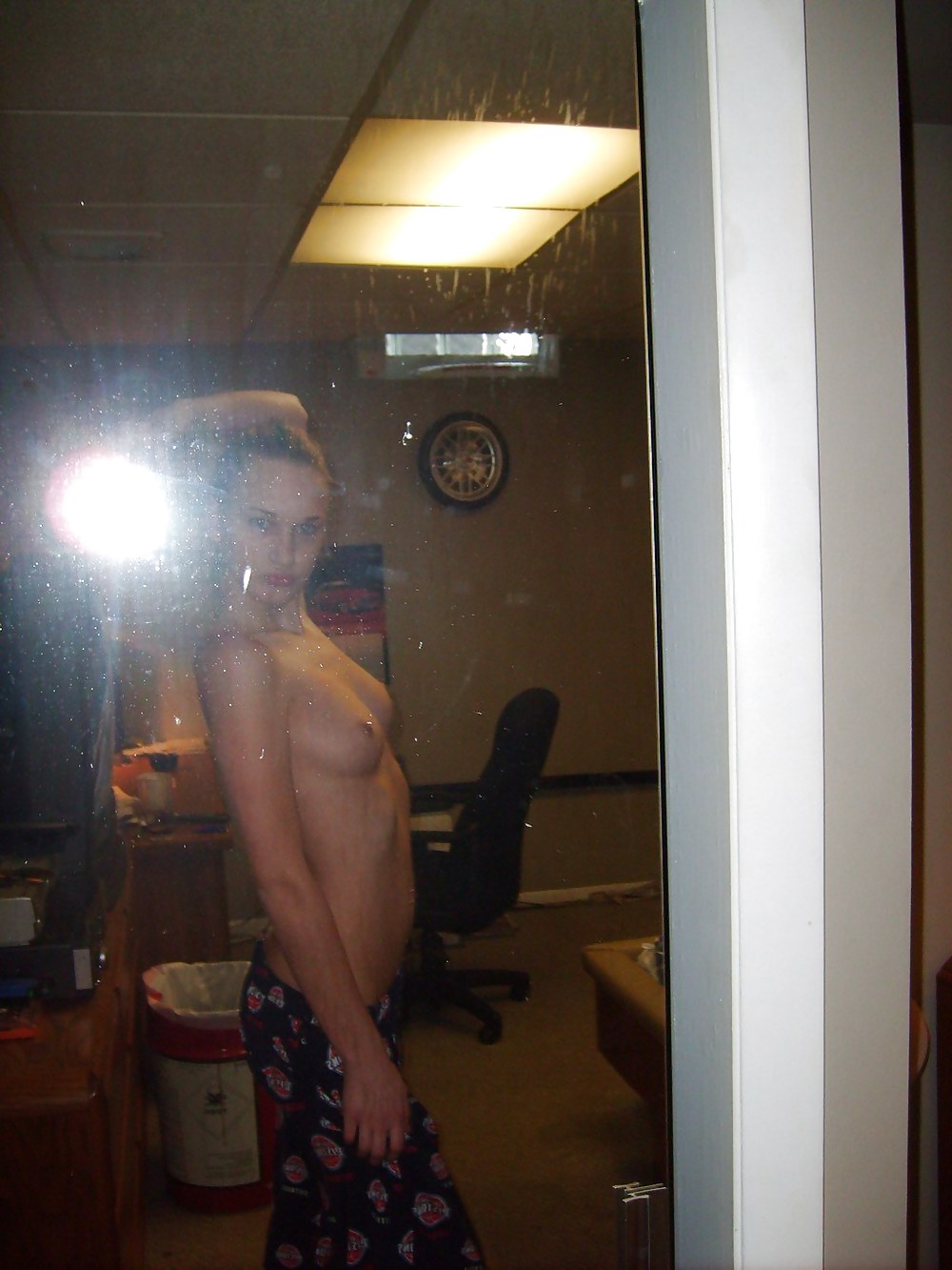 Selfshot 7 #37899403