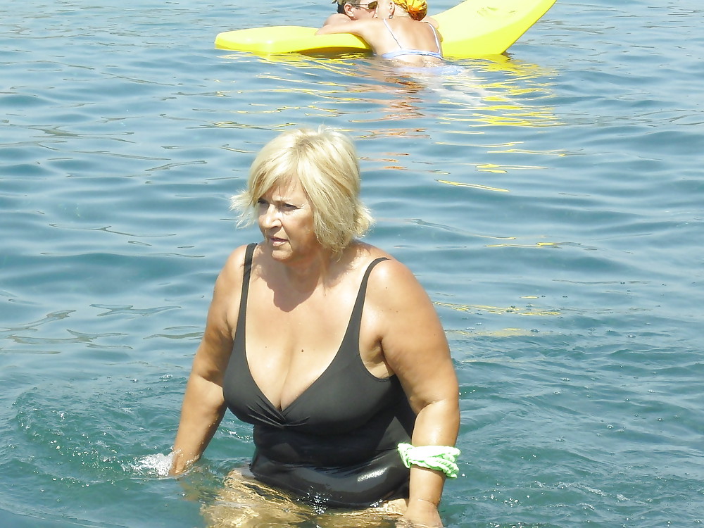 Madura y swimsuite 2.
 #23337524