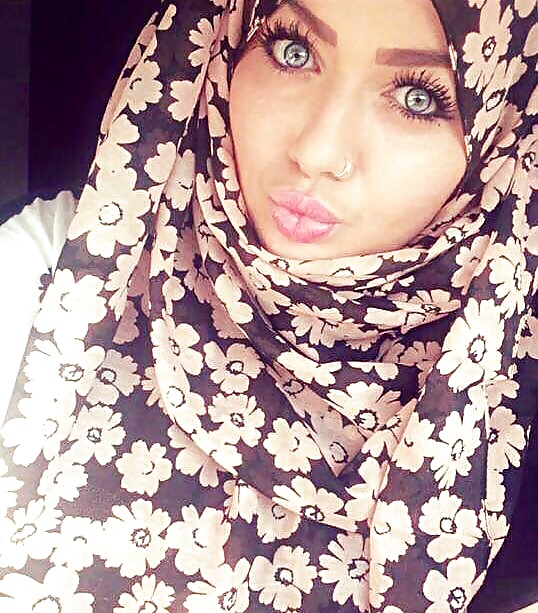 2 Beurette Landangriff Hijab #28681826