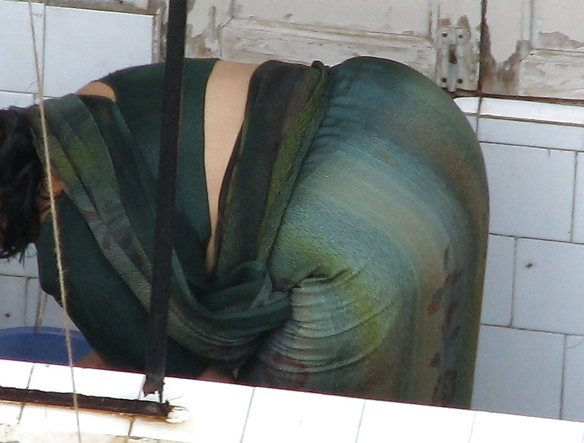 インドのおばちゃんのスパイ活動 - お尻を曲げる - ガンドの盗撮 
 #39778835