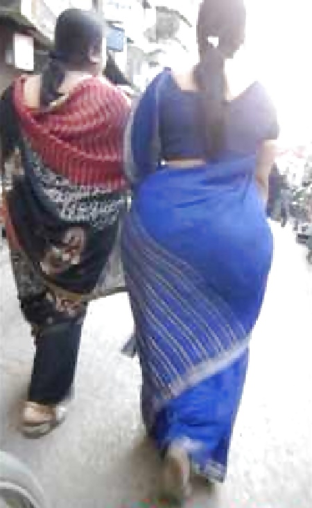 Spying indian Aunty - Ass Bend over - Gaand Voyeur  #39778905