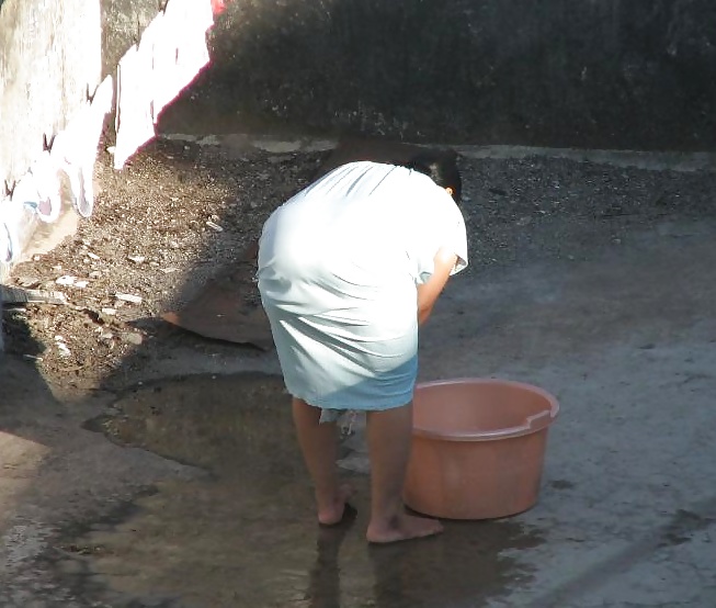 インドのおばちゃんのスパイ活動 - お尻を曲げる - ガンドの盗撮 
 #39778973