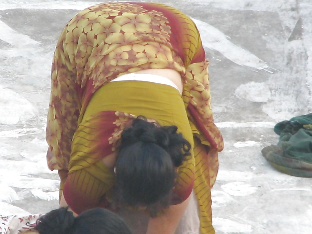 インドのおばちゃんのスパイ活動 - お尻を曲げる - ガンドの盗撮 
 #39779047
