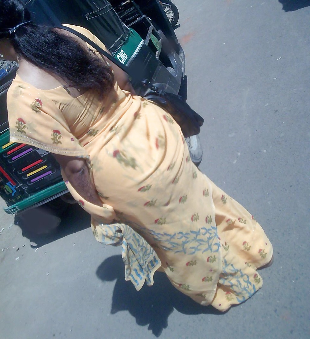 インドのおばちゃんのスパイ活動 - お尻を曲げる - ガンドの盗撮 
 #39779087