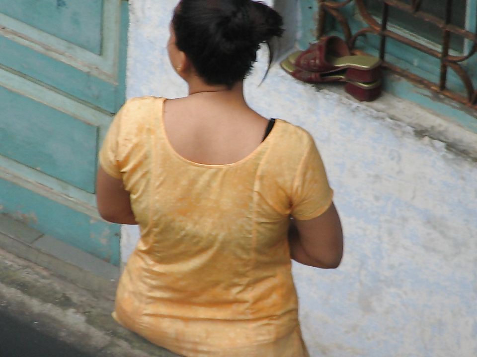 インドのおばちゃんのスパイ活動 - お尻を曲げる - ガンドの盗撮 
 #39779106