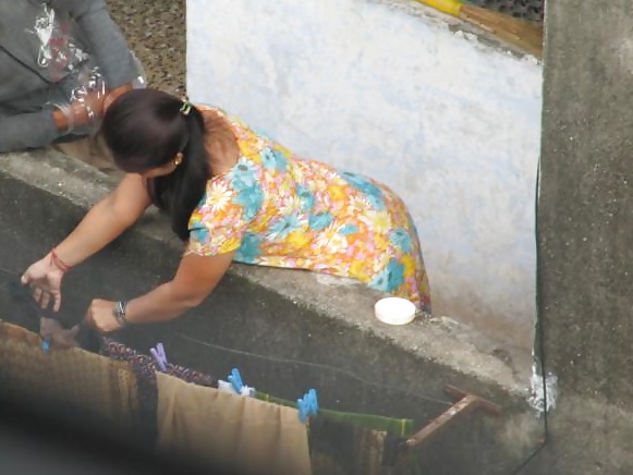 インドのおばちゃんのスパイ活動 - お尻を曲げる - ガンドの盗撮 
 #39779114
