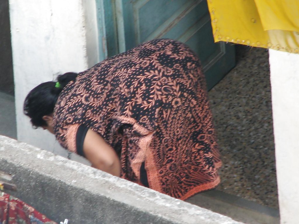 インドのおばちゃんのスパイ活動 - お尻を曲げる - ガンドの盗撮 
 #39779191
