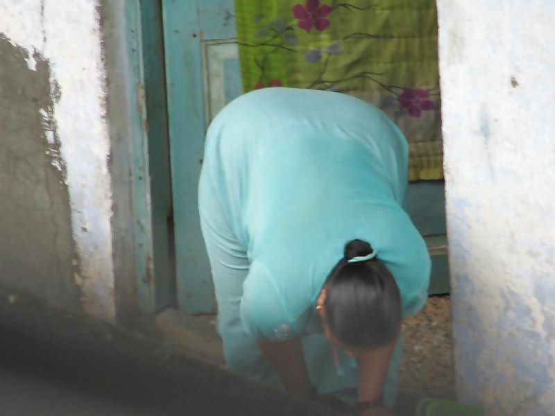 インドのおばちゃんのスパイ活動 - お尻を曲げる - ガンドの盗撮 
 #39779224